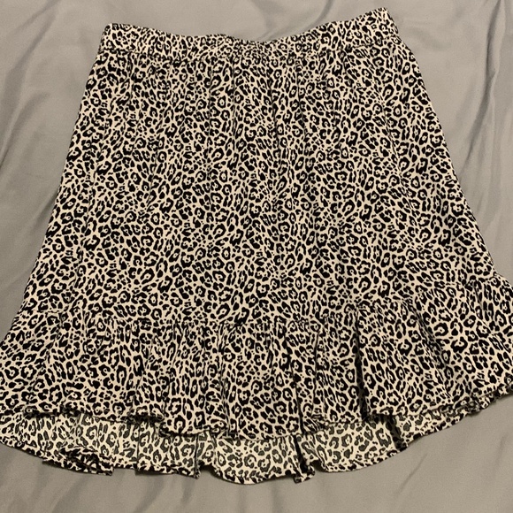 American Eagle Outfitters Dresses & Skirts - American Eagle Cheetah Print Ruffle Skirt XS
